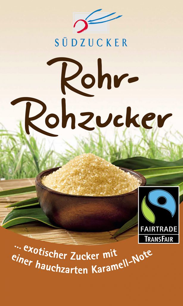 Packaging cane sugar in a bamboo bowl