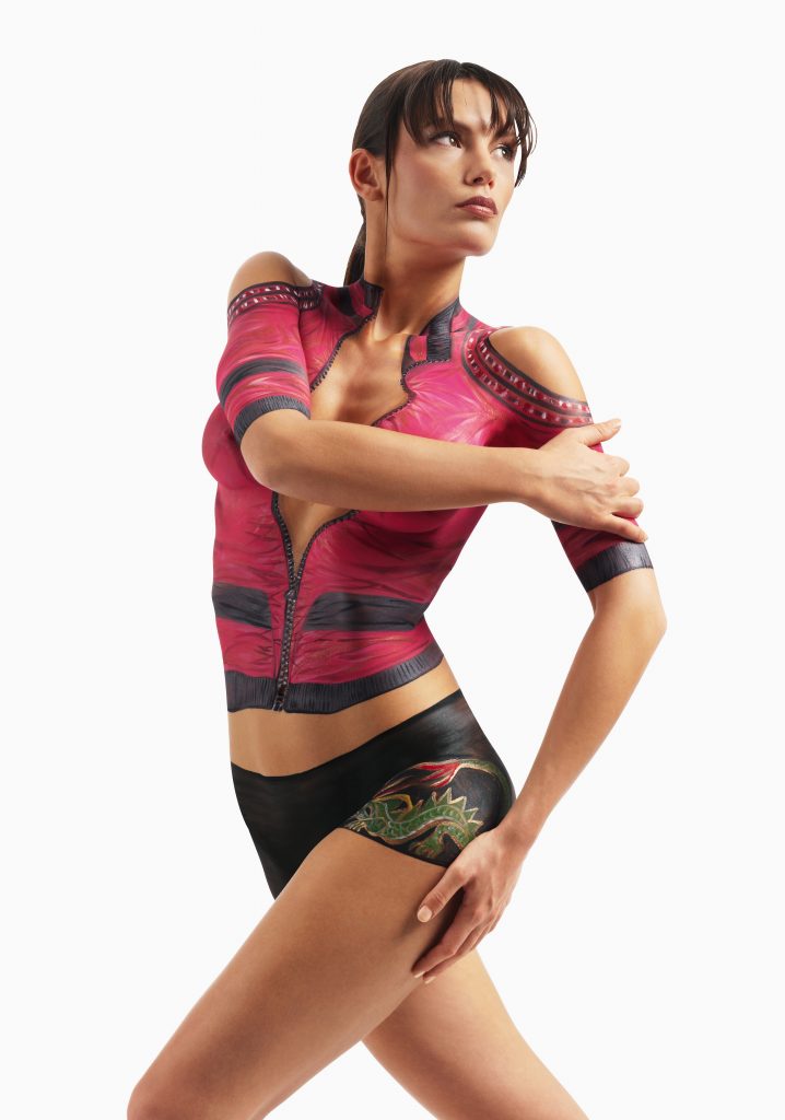 Imagekampagne bodypainting rosa schwarz auf hübscher Frau Peoplefotografie