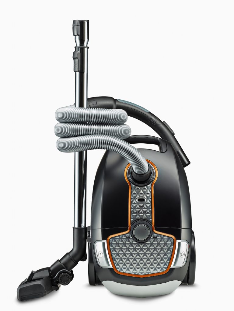 moderner staubsauger produktverpackungen freisteller vor weissem hintergrund